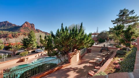 Indoor pool, seasonal outdoor pool, sun loungers