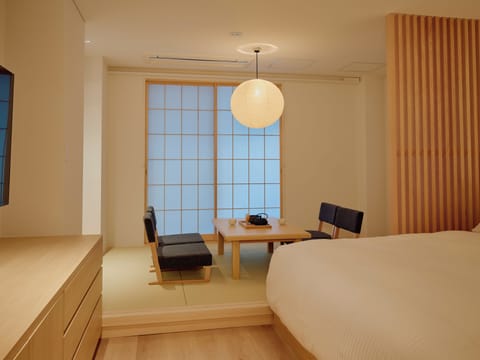 Standard + Tatami, Non Smoking | In-room safe, desk, laptop workspace, free WiFi