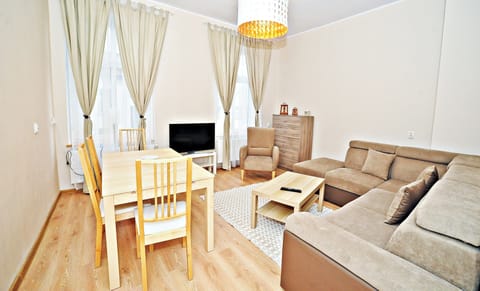 Classic Apartment | Iron/ironing board, free WiFi