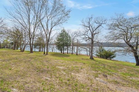 Panoramic lake views