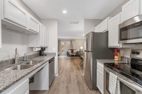 Unit 2: Fully equipped kitchen