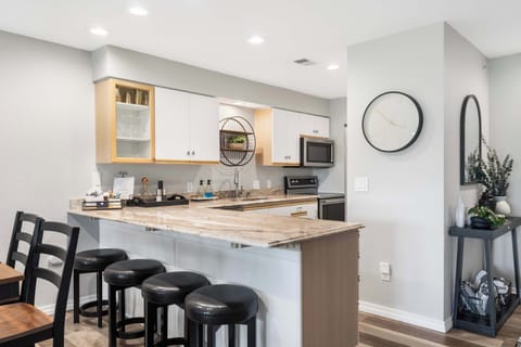 Additional counter seating for 4