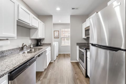 Unit 1: Fully equipped kitchen