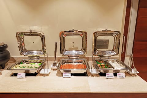 Daily continental breakfast (INR 450 per person)