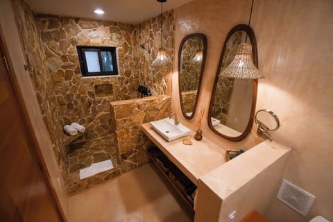 Deluxe Double Room, Sea View | Bathroom | Shower, hair dryer, towels, soap