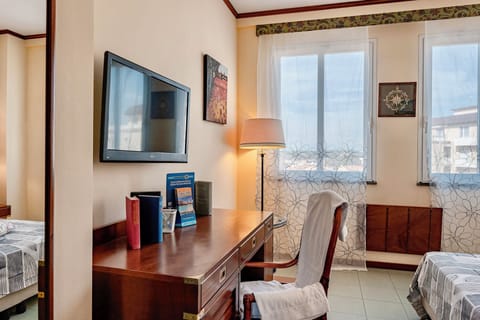 Double Room, Partial Sea View | In-room safe, desk, cribs/infant beds, free WiFi