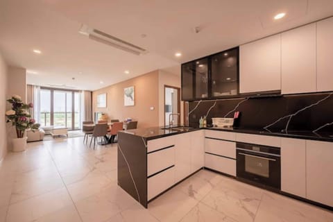 Presidential Suite, 3 Bedrooms, Club Lounge Access, Harbor View | Private kitchen | Full-size fridge, microwave, oven, stovetop