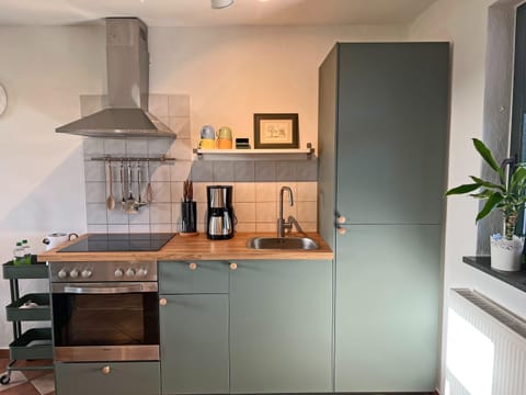 Comfort Apartment, 2 Bedrooms | Private kitchen | Fridge, oven, coffee/tea maker, electric kettle