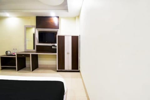 Classic Double Room, Multiple Bedrooms, City View | Soundproofing, free WiFi, bed sheets