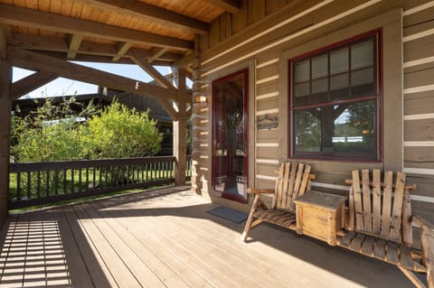 Cabin, 3 Bedrooms | Terrace/patio