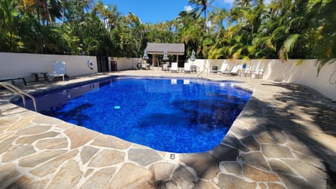 The Kahala Pool - 40 yards from the Lanai