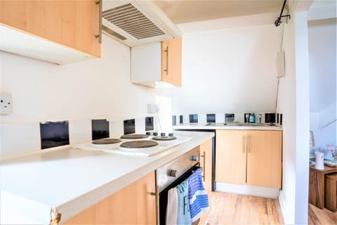 Apartment | Private kitchen | Fridge, microwave, oven, stovetop