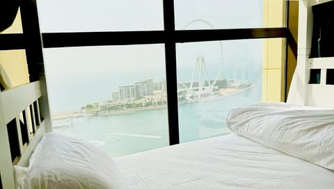 Premium bedding, in-room safe, blackout drapes, soundproofing