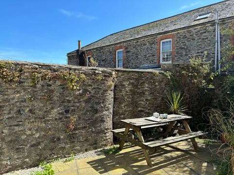 Plant, Sky, Property, Window, Building, Land Lot, Outdoor Bench, Cottage, Grass, Roof