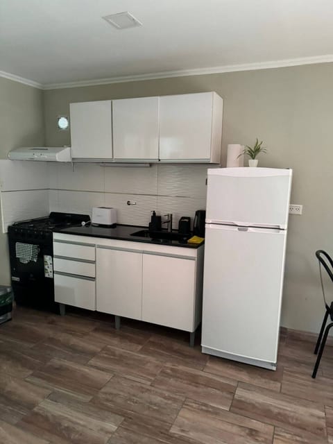 Classic Apartment, Patio, Bay View | Private kitchen | Fridge, microwave, oven, cookware/dishes/utensils