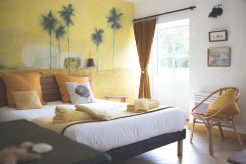 Classic Double Room, Garden View | Desk, free WiFi, bed sheets