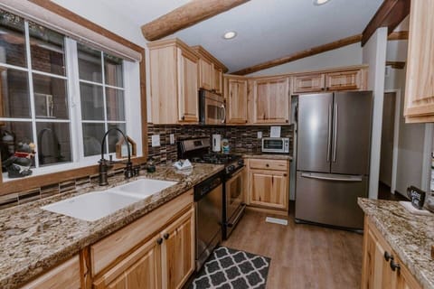 full equipment kitchen 