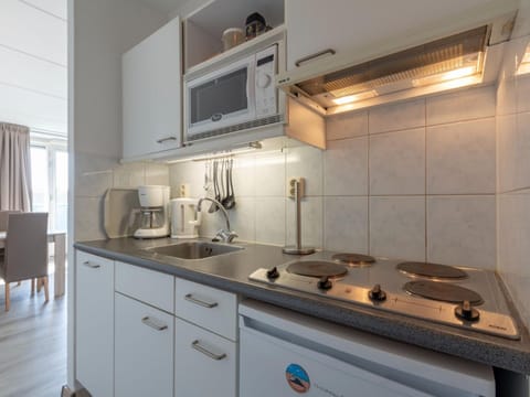 Comfort Apartment, 1 Bedroom | Private kitchen | Fridge, microwave, dishwasher, coffee/tea maker