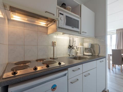 Comfort Apartment, 1 Bedroom | Private kitchen | Fridge, microwave, dishwasher, coffee/tea maker