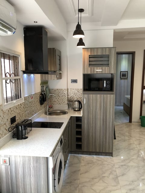 Luxury Apartment, 2 Bedrooms | Private kitchen | Fridge, microwave, blender