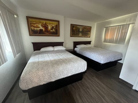 Comfort Double Room, 2 Queen Beds | Free WiFi