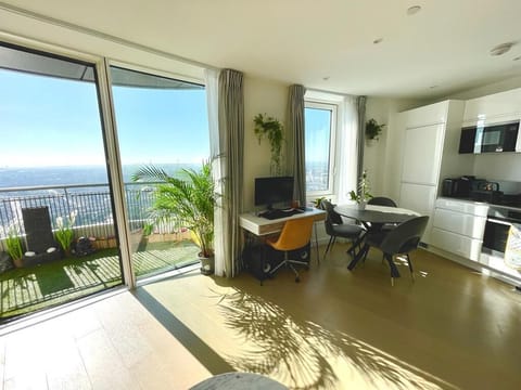 Classic Apartment | Dining room