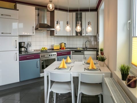 Classic Apartment, 2 Bedrooms | Private kitchen | Fridge, microwave, oven, stovetop