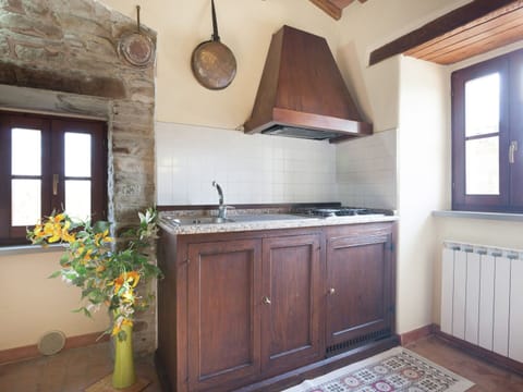 Comfort House, 4 Bedrooms | Private kitchen | Fridge, microwave, dishwasher, highchair