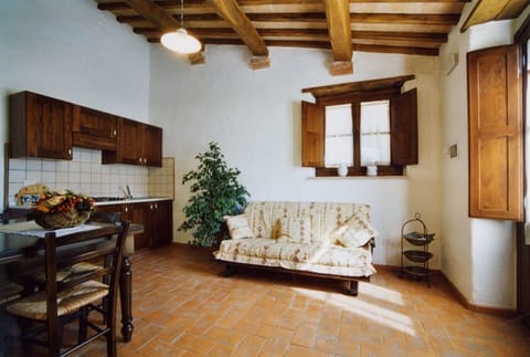 Elite House, 2 Bedrooms | Living room | Fireplace