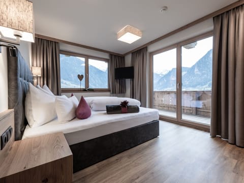 Comfort House, 2 Bedrooms | 5 bedrooms, individually furnished, bed sheets