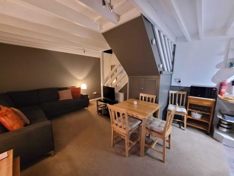 Living Room / Lounge