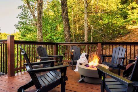 Firepit in the woods, yet has stunning wears valley views.