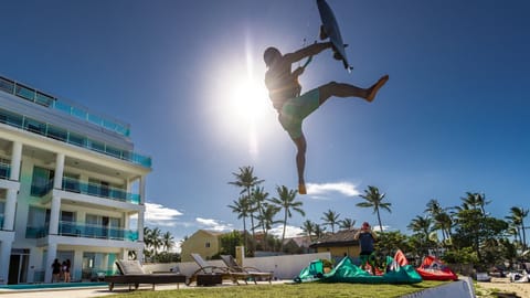 Designed for kiteboarders: step out of your beachfront suite and straight onto Cabarete’s famous kite beach. Enjoy direct access, steady trade winds, and the ultimate kitesurfing getaway.