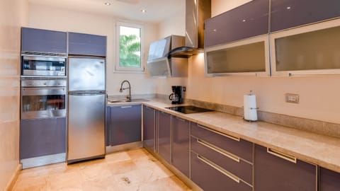 Cook with a view—your fully equipped kitchen lets you prepare meals while gazing at the ocean.