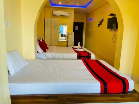 Deluxe Quadruple Room, Sea View | Free WiFi, bed sheets