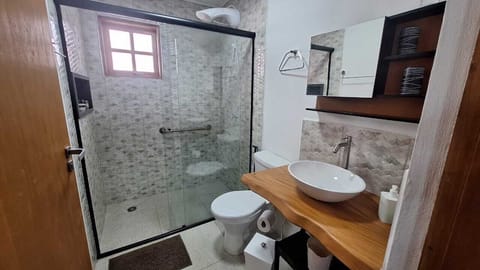 Deluxe Double Room, Balcony, Mountain View | Bathroom