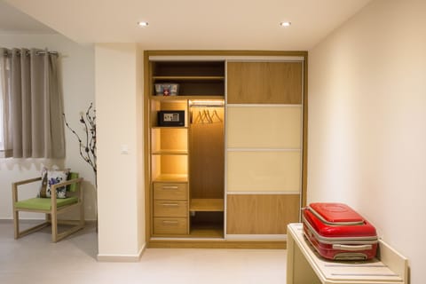 Apartment, Ground Floor | Room amenity