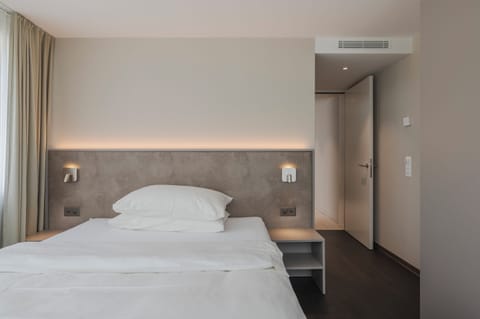 Comfort Double Room | Hypo-allergenic bedding, desk, laptop workspace, free WiFi