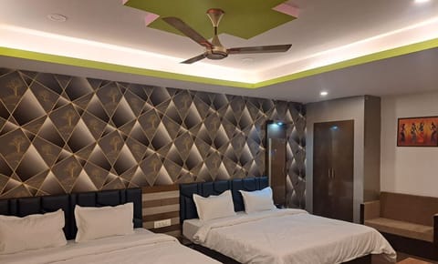 Family Double Room | Free WiFi