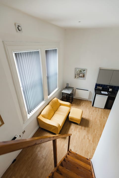 Comfort Studio, 1 Double Bed, Non Smoking, Kitchen | Laptop workspace, blackout drapes, iron/ironing board, free WiFi