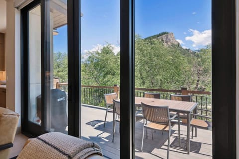 1720196472872-1673-12