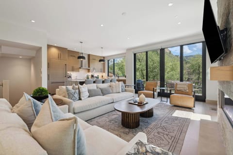 1720196472558-1673-5