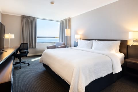 Standard Room, 1 King Bed, Ocean View | In-room safe, desk, soundproofing, iron/ironing board