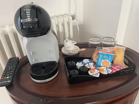 Classic Room, Patio, Pool View | Frette Italian sheets, premium bedding, down comforters, free minibar