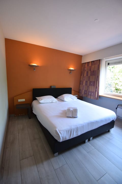 Value Double Room | Minibar, desk, cribs/infant beds, free WiFi