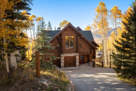 Front exterior view from Benchmark Drive of Bear Lodge