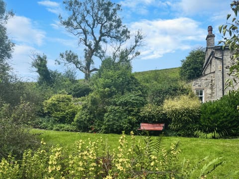 Garden and grounds | Granary Cottage, Kirby Malham