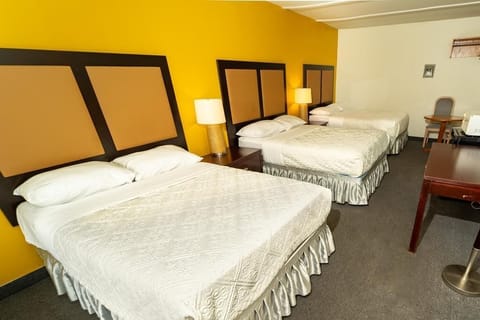 Standard Triple Room, Multiple Beds | Desk, free WiFi