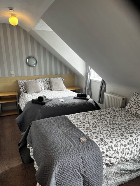 Classic Double Room | Iron/ironing board, free WiFi