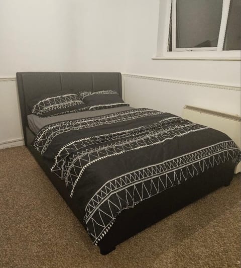 House | 1 bedroom, iron/ironing board, free WiFi, bed sheets